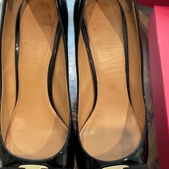 Authentic Ferragamo Pimpa Heels With Vara Bow - Picture 7 of 10